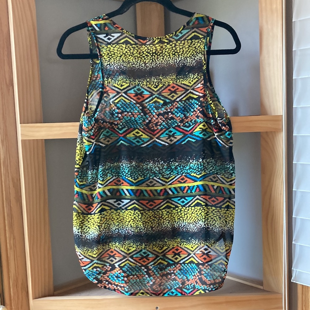 Sheer patterned tank top - Picture 4 of 4